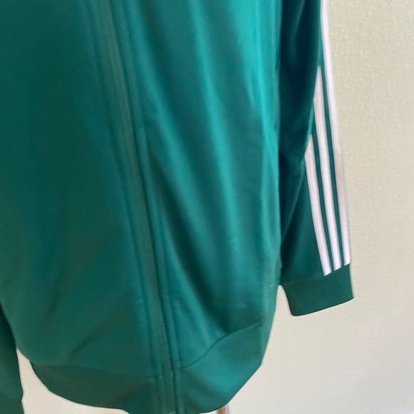 New women’s Adidas Sz M track jacket - Picture 5 of 6